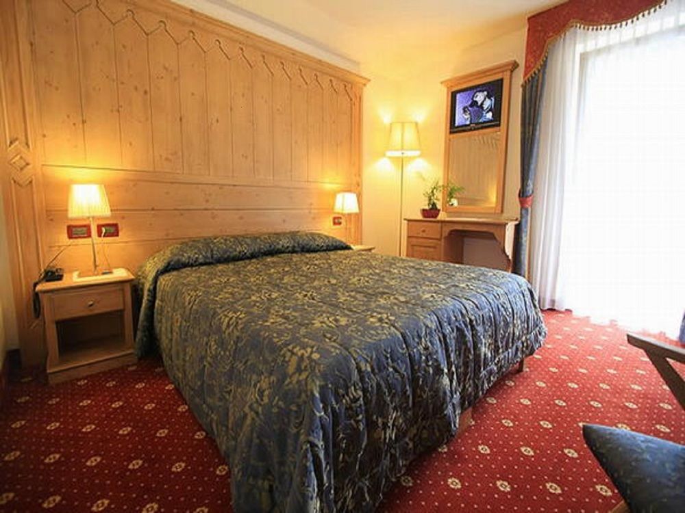 Gh Hotel Monzoni Pozza di Fassa Exteriér fotografie