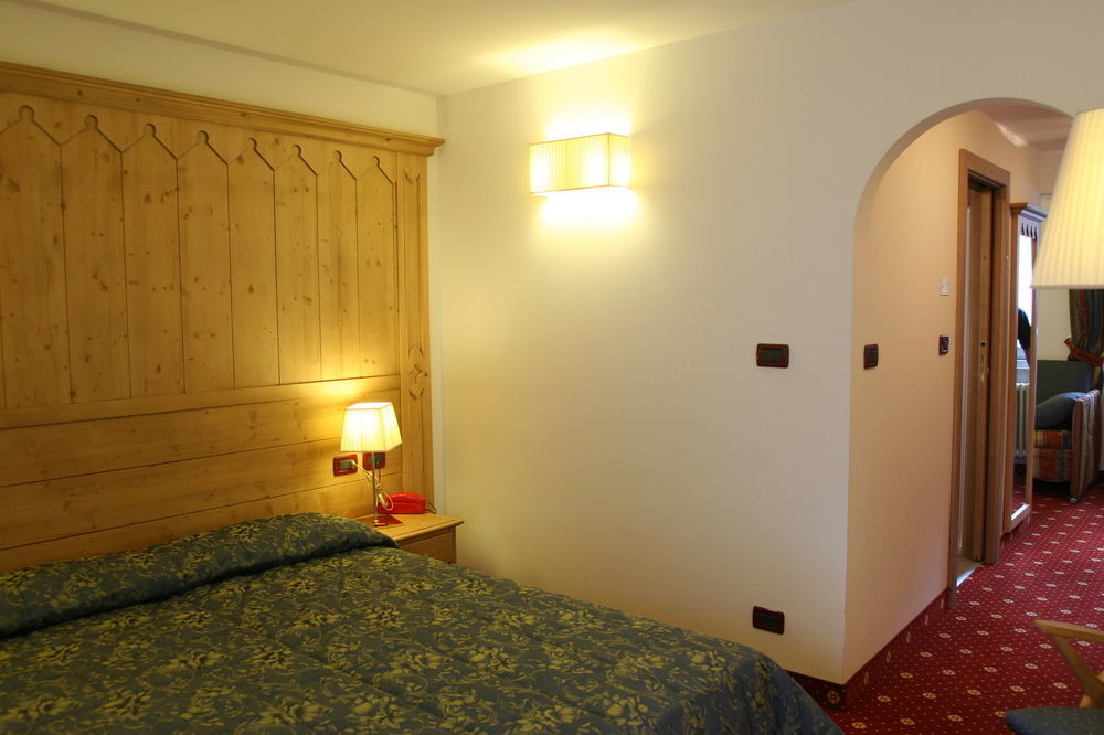 Gh Hotel Monzoni Pozza di Fassa Exteriér fotografie